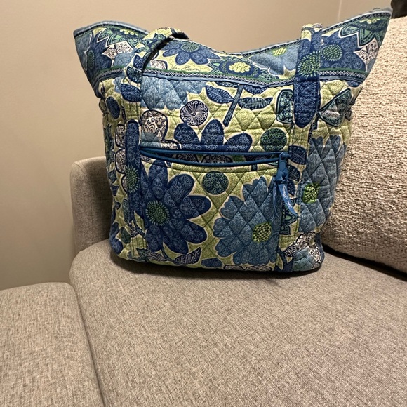 Vera Bradley Medium Sized Tote Bag - Picture 4 of 7